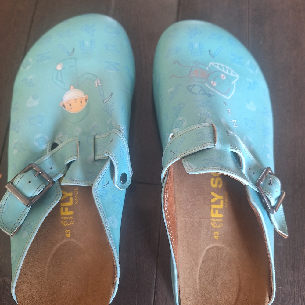 Blue Clogs - Picture 9 of 11